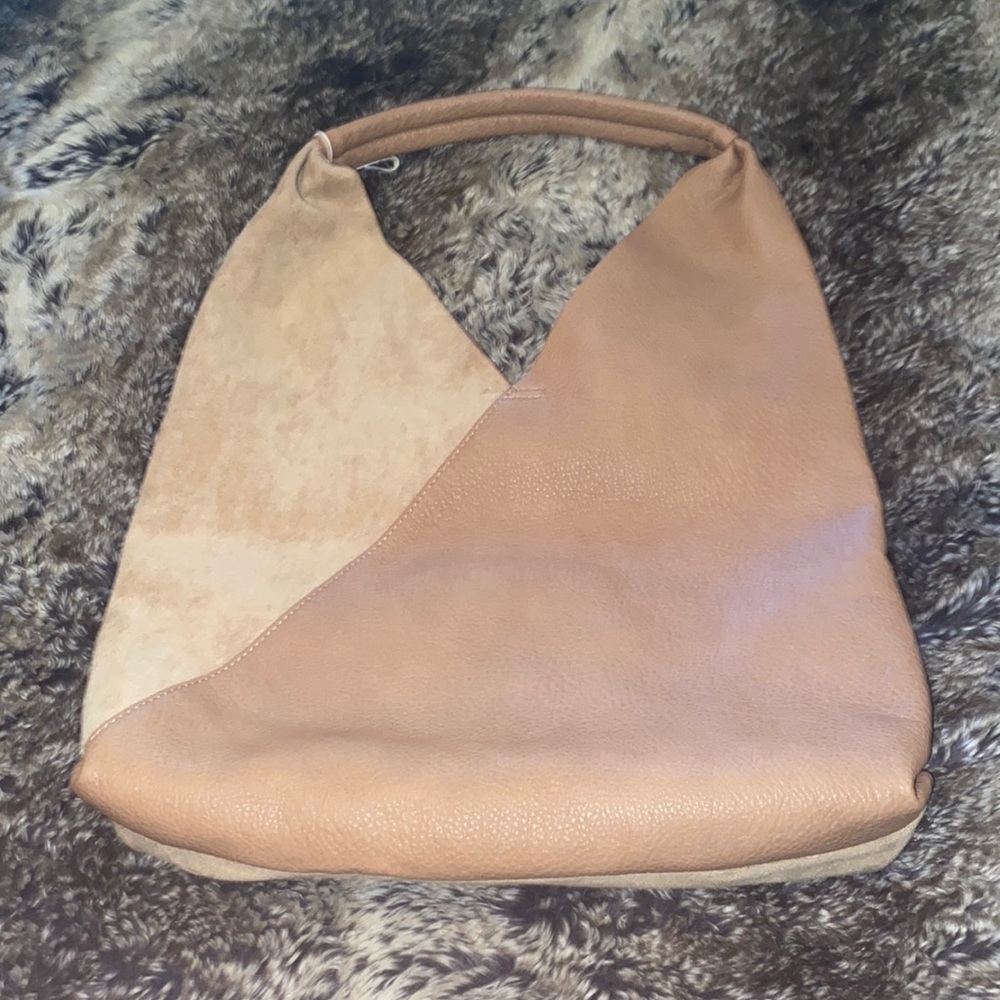 Shiraleah PU suede handbag in beige.